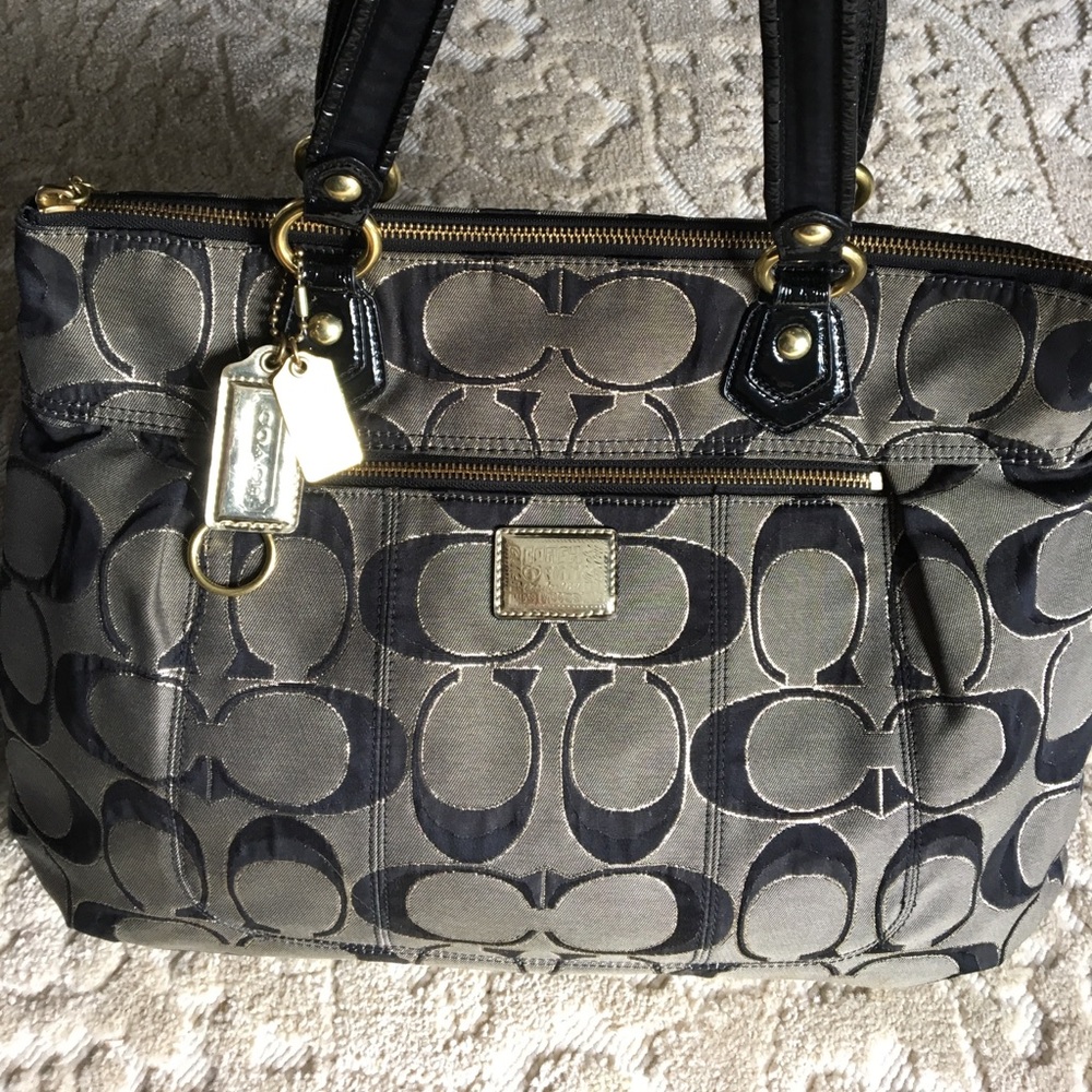 Authentic Coach Daisy Tote